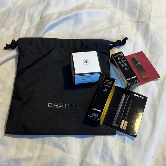 SALE!!! Chanel Set - Mascara, Lip Color & Body Cream in a Pouch - Picture 1 of 11